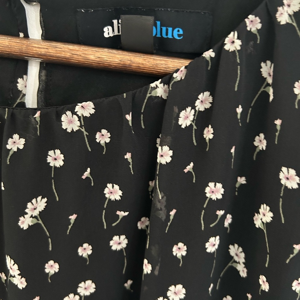 Alice Blue Black and White Floral Blouse - Picture 8 of 10